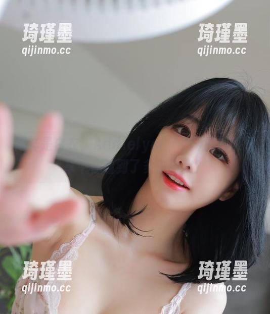 同样是白衣，Addielyn(에디린)的图集分享中你看到了多少自我？