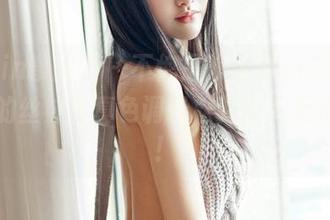 Feilin嗲囡囡 – 不愧是陈雅漫VICKY，分享的丝袜写真色调轻松到让人无法抵抗！