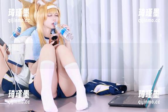G44不会受伤的“女神”写真里，每一寸光影都像是在低语，带点俏皮又让人心神飘荡。