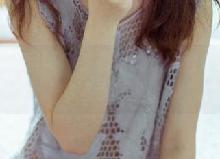 GIRLT果团网 – 莫雅琪的长腿合辑，腿部仰望新高度！