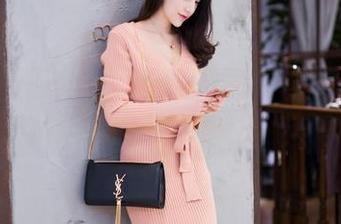IMiss爱蜜社 – 我在看酥小白的和服图包，下载的时候还没决定，要不要咬咬手绳！