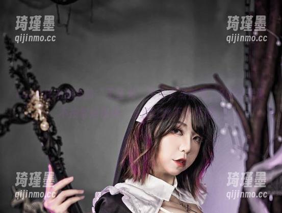 Leah梓未选择的“无圣光”风格果然叛逆，2022圣诞不按常理出牌，反倒让我不停琢磨。