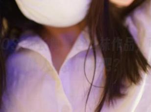 踏入ROSI的长筒黑色丝袜作品，可能会让人意乱情迷吧？