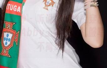 TGOD推女神 – 听说这组也能穿出奇特的节日氛围，Abby王乔恩的礼服写真果然不简单！