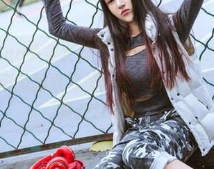 TouTiao头条女神 – 职业装合集，有点严肃又很可爱的凯竹美图——感觉自己也要搬到办公室了。