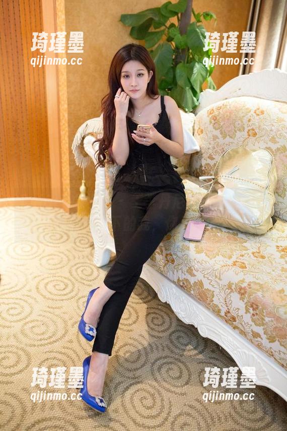 TuiGirl推女郎 - 王李丹尼最新写真：在女神光环下的我，你见过吗？