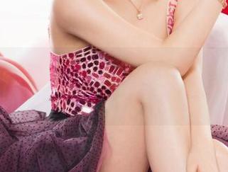 UGirls尤果网 – 福利满满，李唯一用毛衣写真勾勒的温柔想象