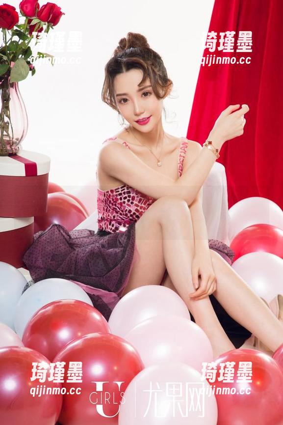 UGirls尤果网 - 福利满满，李唯一用毛衣写真勾勒的温柔想象