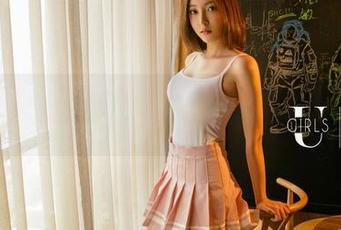 UGirls尤果网 – 李思宁短裙合集，照片里的这一抹风情让我想到……那双鞋！