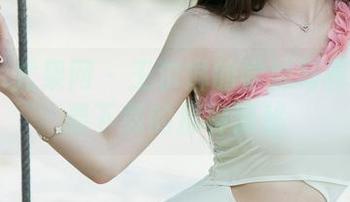 UGirls尤果网 – 王尔琳的学妹写真：你想要下载的那种隐秘