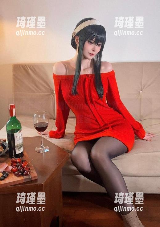 图片不够？来瞧Vinnegal的双人图册，很怪诞