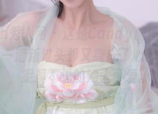 Xiuren秀人网 – 这是Candy糖糖的女友写真——清新过头却又绕成了心口的纠结，捉摸不透的她太可爱。