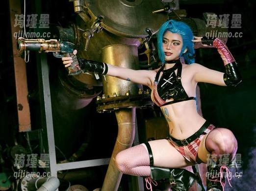 ZinieQ佩罗娜作品中的那些小心机，呵…