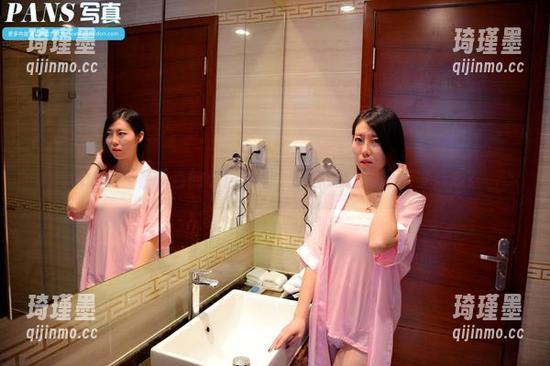 pans-叮当 pans - 看叮当的私房美图,棉袜能让戏精们多开心?