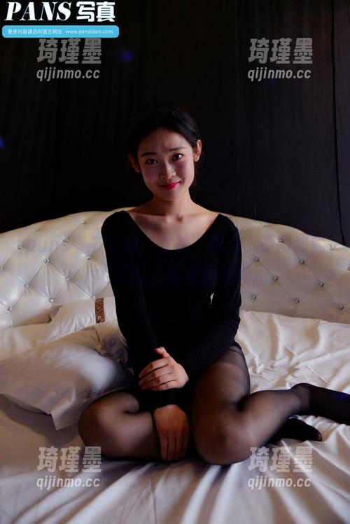 pans - 安安的“女神”魅力，原图和照片色调让人有些犯迷糊。