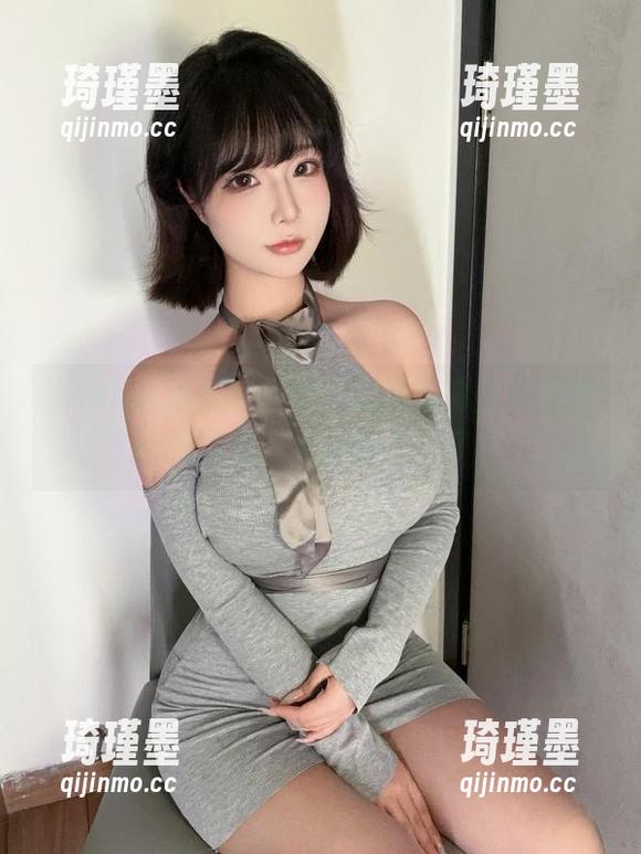 yuuhui玉汇的红裙，这是高清与优雅的完美混搭，分享给你们了！