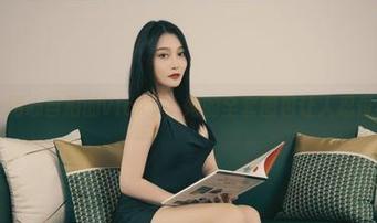 丽柜 – 用心自拍的Vicky，她的全套图包让人忍俊不禁！