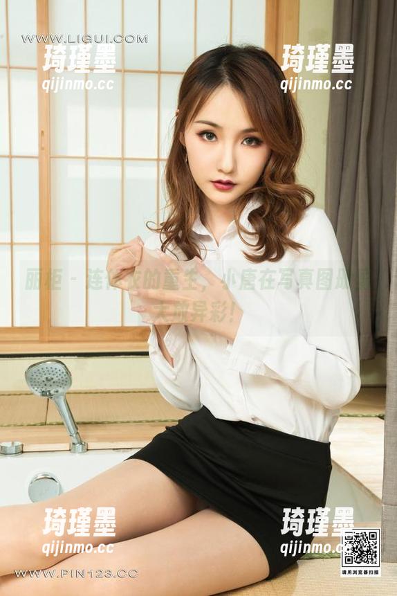 丽柜 - 连体衣的重生，小唐在写真图册里大放异彩！