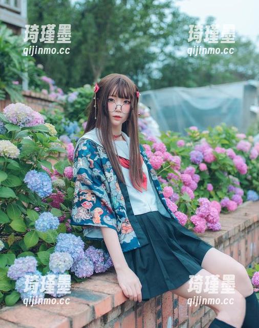 三思而后下载五更百鬼的双马尾图库，带上点小迷惑的美好！