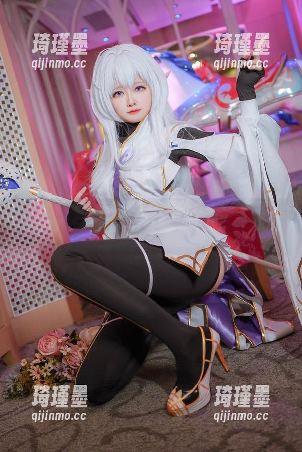 亚缇arty带你体验黑白cos，高清得让人恍惚