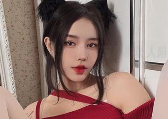 黑丝还是吊带，今汐的高清写真真让人陷入沉思…