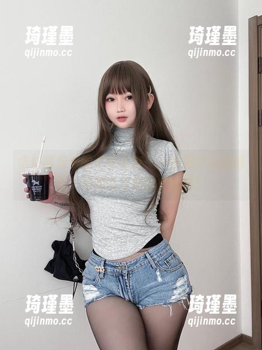 依依超级懒的冬季女友：一摊懒洋洋的暖阳，原图直击你的小心脏！