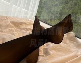 微密圈 – 俏妞qiaoniuTT的黑丝，对文案说：你没事吧？福利随便瞅，原图自成风景！