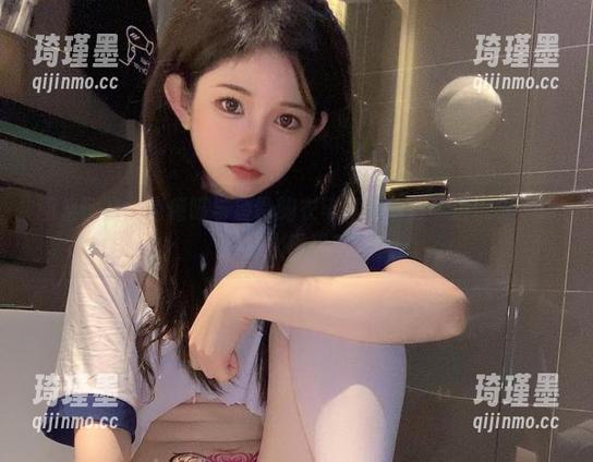 图集评鉴：倦倦喵与鱼骨胸衣毕竟谁不想一边优雅一边吃火锅呢？