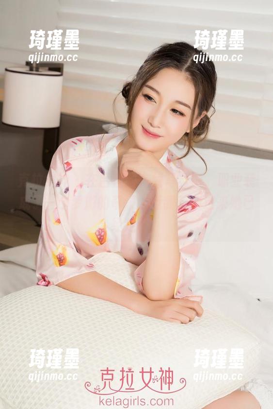 克拉女神 - 在吕佳的在线写真中，职业装成了一个梦游的奇境，等我反应过来她已经走了。