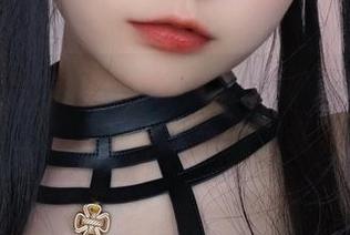 发条少女yoki的花嫁写真，倾倒的不止是花瓣，还有旁边的我