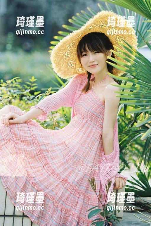 谁说婚纱只能穿一次？发条少女yoki的新写真，下载后别忘了发给前任！