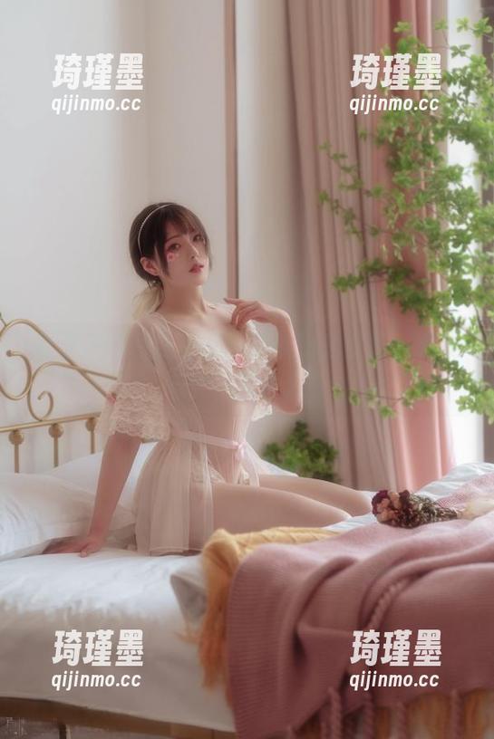 夏夏子的私房美图，你以为是女仆，其实武藏再世。