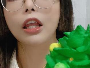 夏小秋秋秋的连体衣，高清得就差不多能当镜子用了。