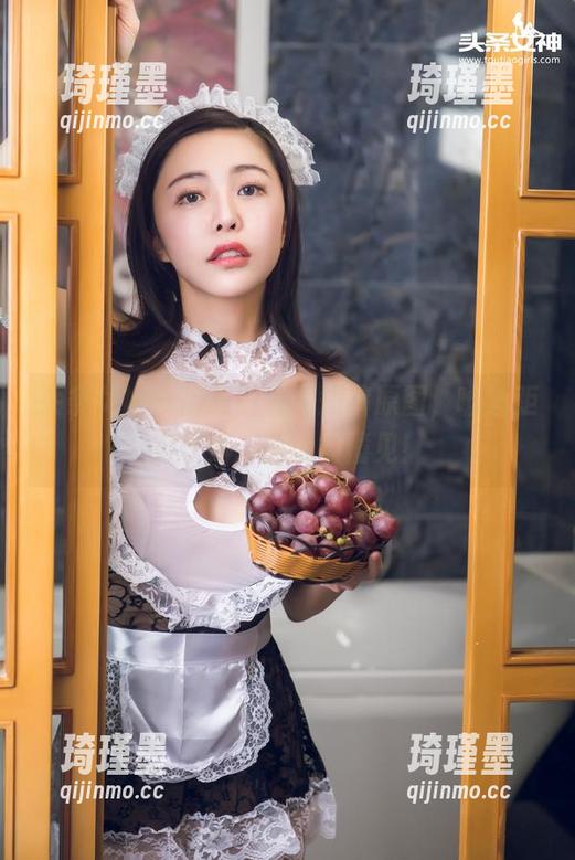 头条女神 - 高萌萌私房短裤原图，嘘近距离欣赏，免得被撞见！
