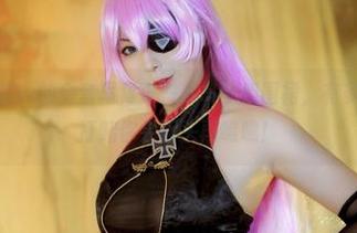 小容仔咕咕咕w的全套写真——毒岛学姐围裙，有多可爱，我敢打赌你会回头再瞧瞧！
