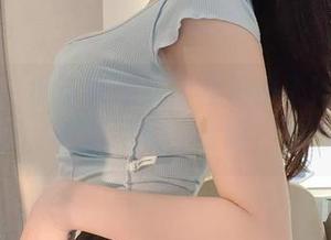 微密圈 – 小玉吃果冻带我们进入她的温柔世界，更新图集，哈哈，冲鸭！
