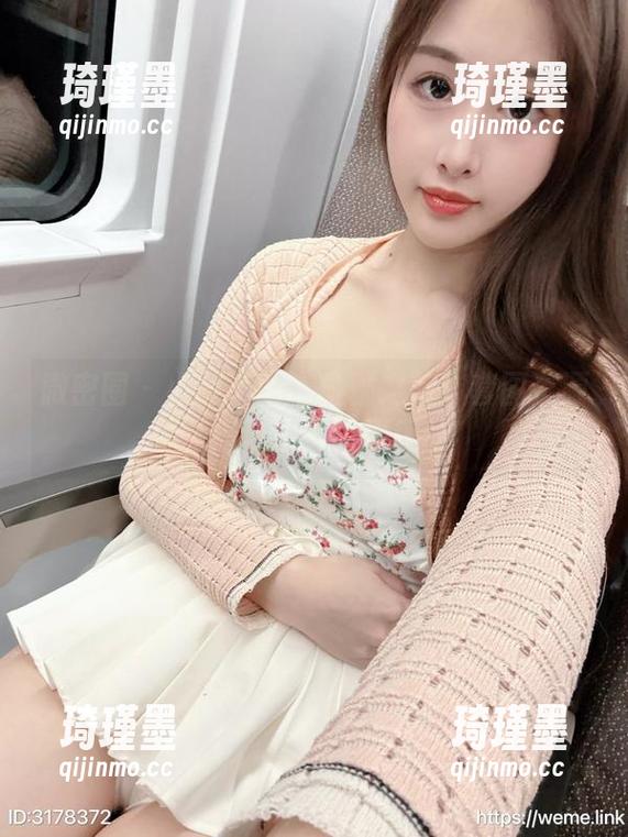 小萌子 微密圈 - 小萌子踏上瑜伽之旅:套图资源,运动也可以逗趣的
