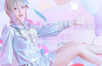最新上架！尤猫醒醒ovo粉头发作品集，犹如迷路的小女孩在五彩斑斓的云中嬉戏！