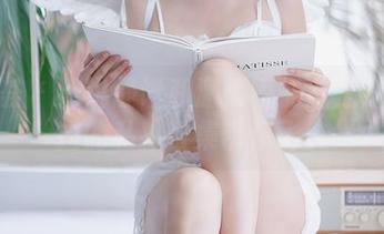 尤蜜荟 – 谁说静谧和激情不能并存？费若拉的私拍合集带你飞。