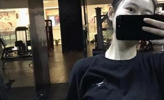 微密圈 – 翻一翻左公子666的眼镜美图合集，不得不说太养眼了！