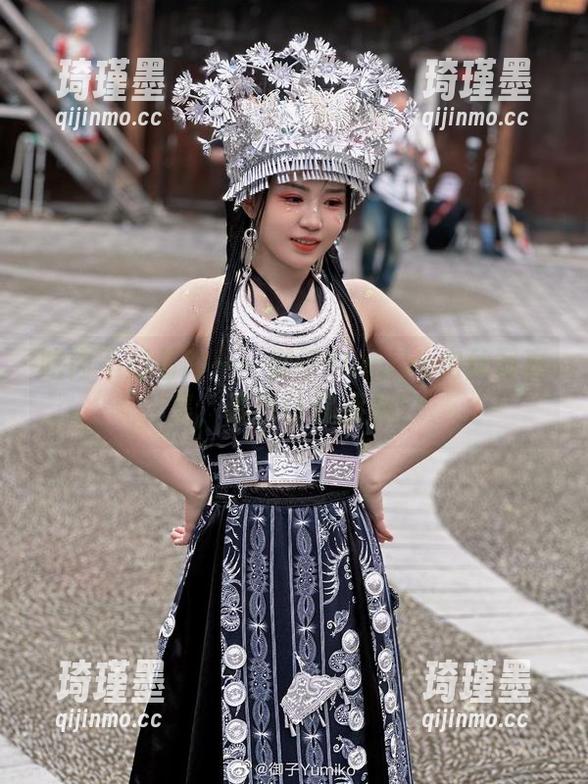 吃肉不如看肉——御子Yumiko肉丝写真集，原图让你舔屏！