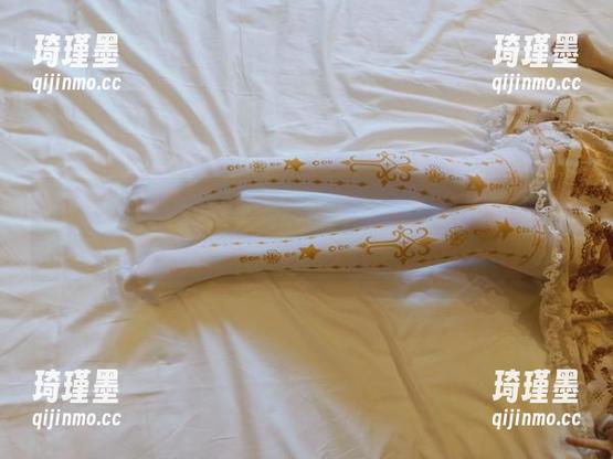 一点儿也不尴尬，“想要个公主抱”护士的图片合集就在那里，静静等你来翻看