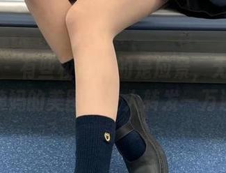 微密圈 – 有些校服真的是应景，无敌哒小姨妈的美图想让人转发一万遍