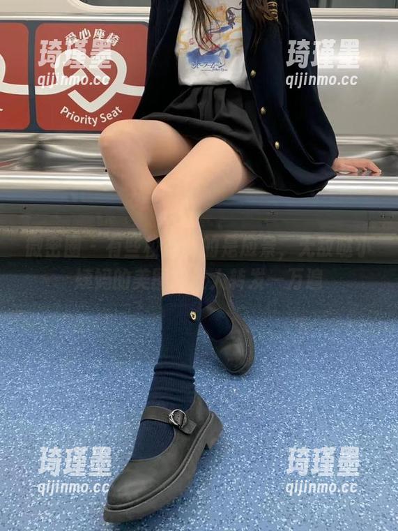 无敌哒小姨妈 微密圈 - 有些校服真的是应景,无敌哒小姨妈的美图想让人转发一万遍