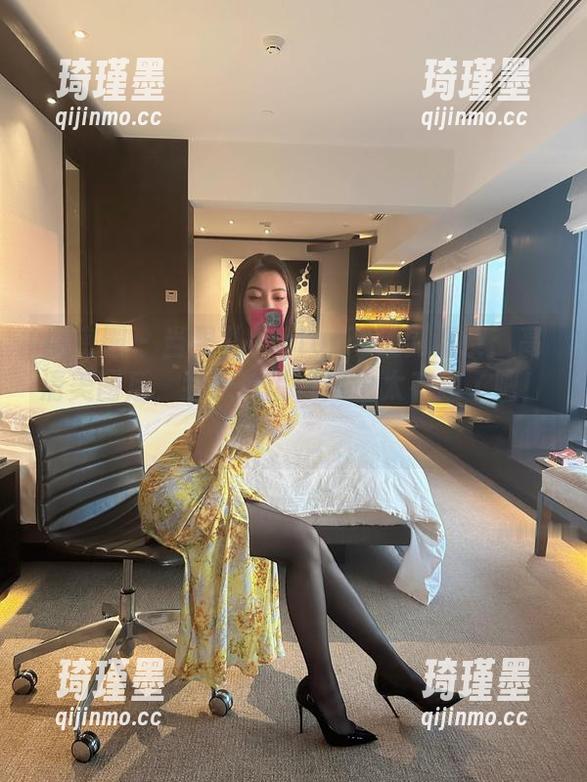 果儿Victoria 微密圈 - 当果儿Victoria遇到漆皮:高清美图后,我只想说“这也太有趣了吧!”