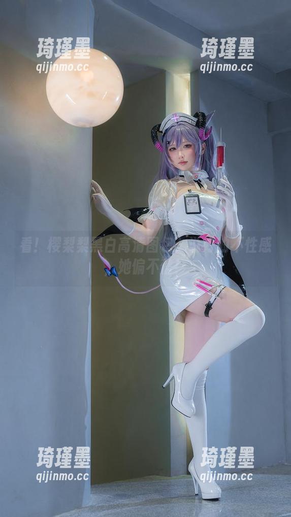 看！樱梨梨黑白高清图包：说好的不性感，她偏不信！