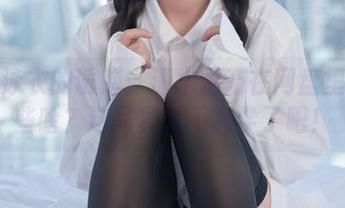 白色泳衣的诱惑：清水由乃在网盘里存了些啥？这写真太不科学了吧！
