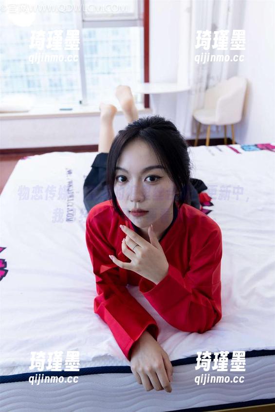 物恋传媒 - 菜菜的裤里丝合集：更新中，我已经迫不及待要看到更多。
