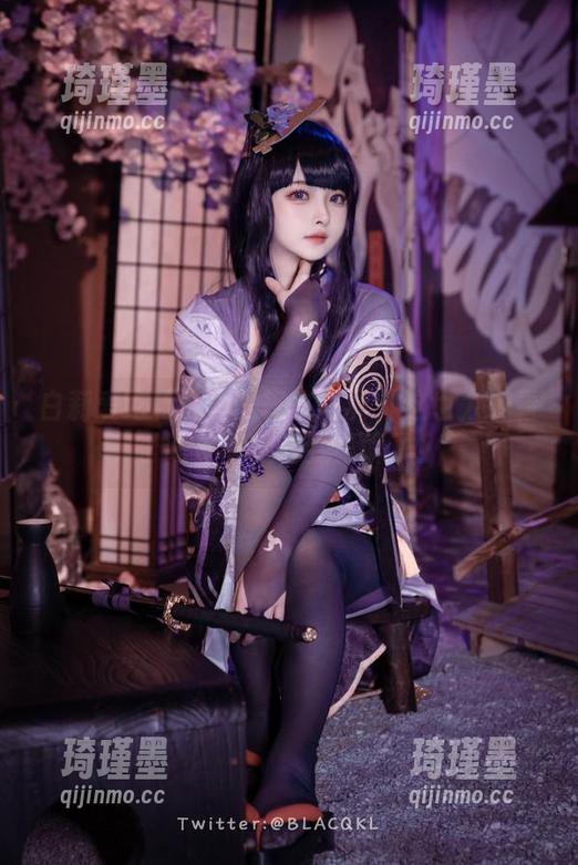 白莉爱吃巧克力的宵宫写真：这也太好看了吧，壁纸秒变桌面了！