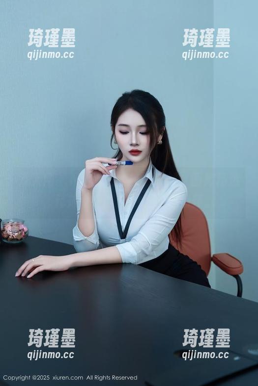 秀人网-Miko酱 秀人网 - Miko酱的校服时刻,图库精选,释放那愈发成熟的校园情怀。